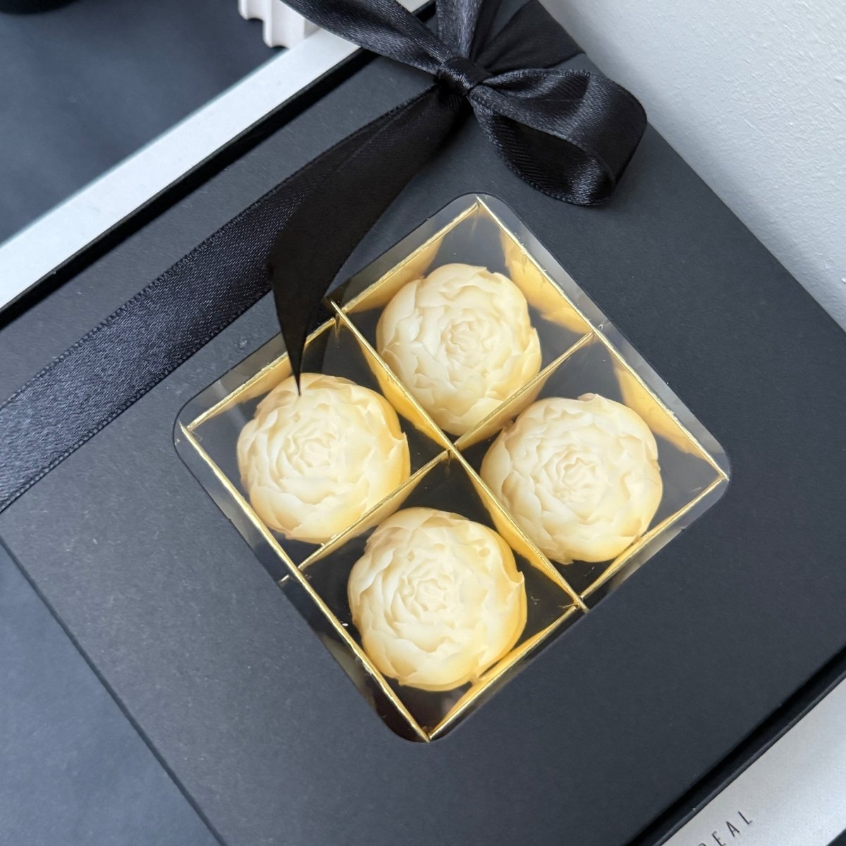 16 Luxury Peony Soy Wax Melts Gift Box - Designs by Inaya