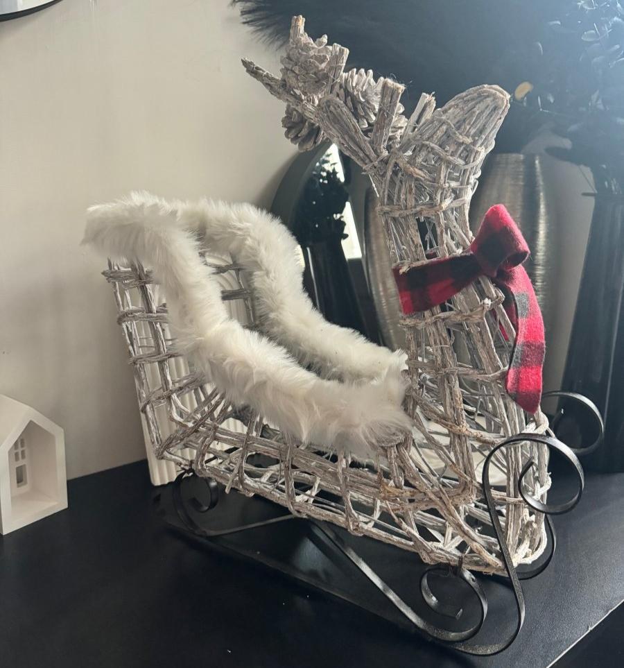 Deluxe Christmas Reindeer Sleigh Decoration Festive Ornaments - Designs by Inaya