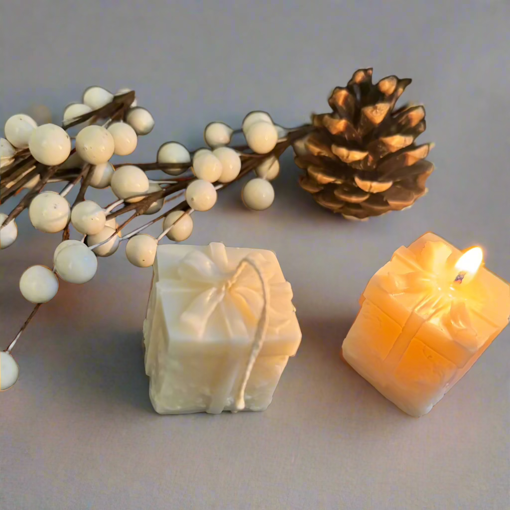 Christmas Present Scented Candle gift set of 2 Decor Ornaments - Designs by Inaya