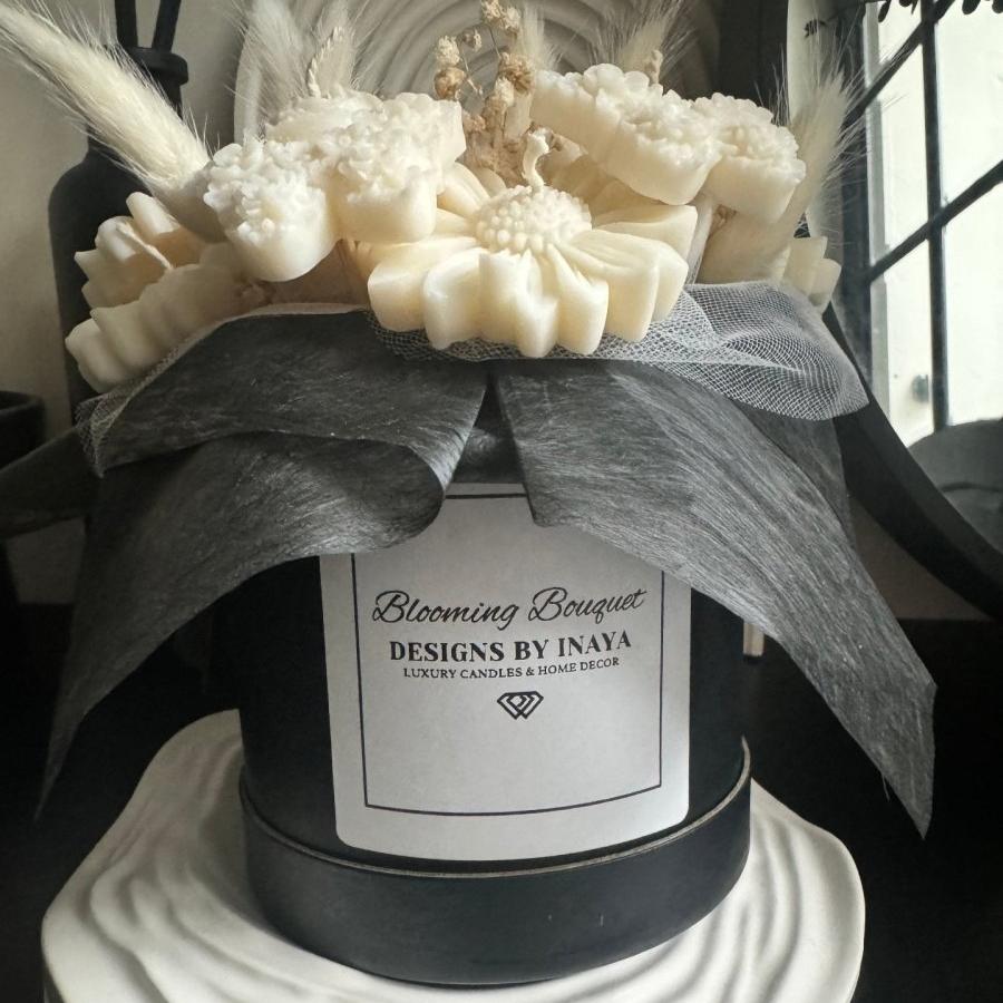 Blooming Bouquet Candle Gift Box The ultimate gift | Luxury Gifts - Designs by Inaya