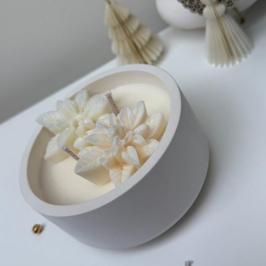 Christmas Floral Artisan Candle - Designs by Inaya