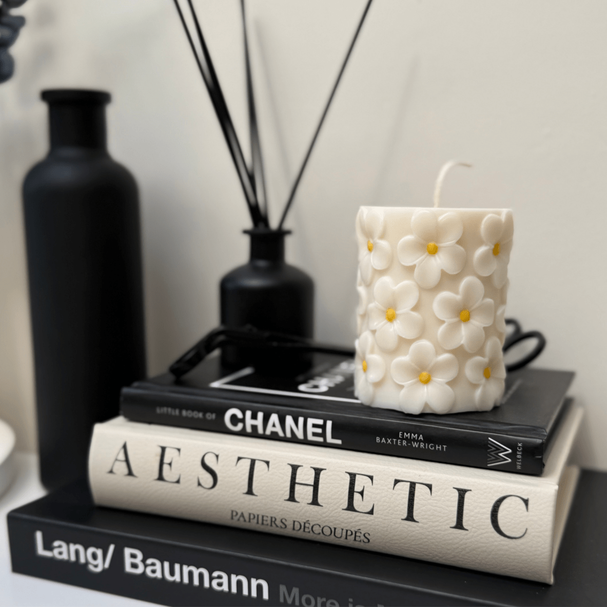 Daisy Pillar Candle - Designs by Inaya