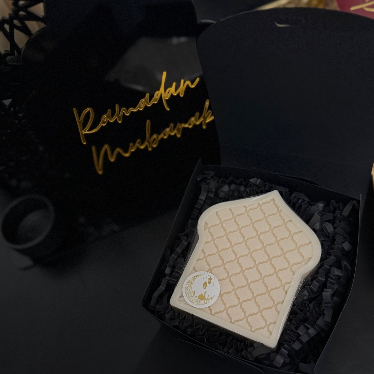 Decorative Arch shaped geometric soy wax candle in black gift box  - Designs by Inaya