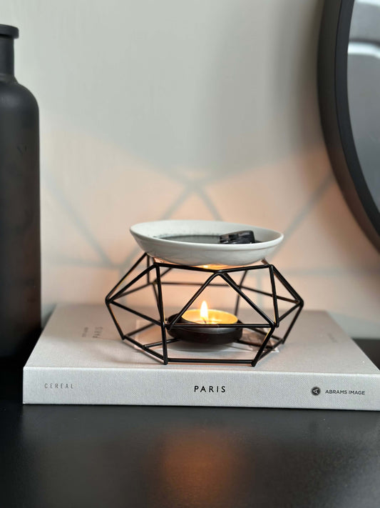 Geometric wax / oil burner black with white ceramic plate