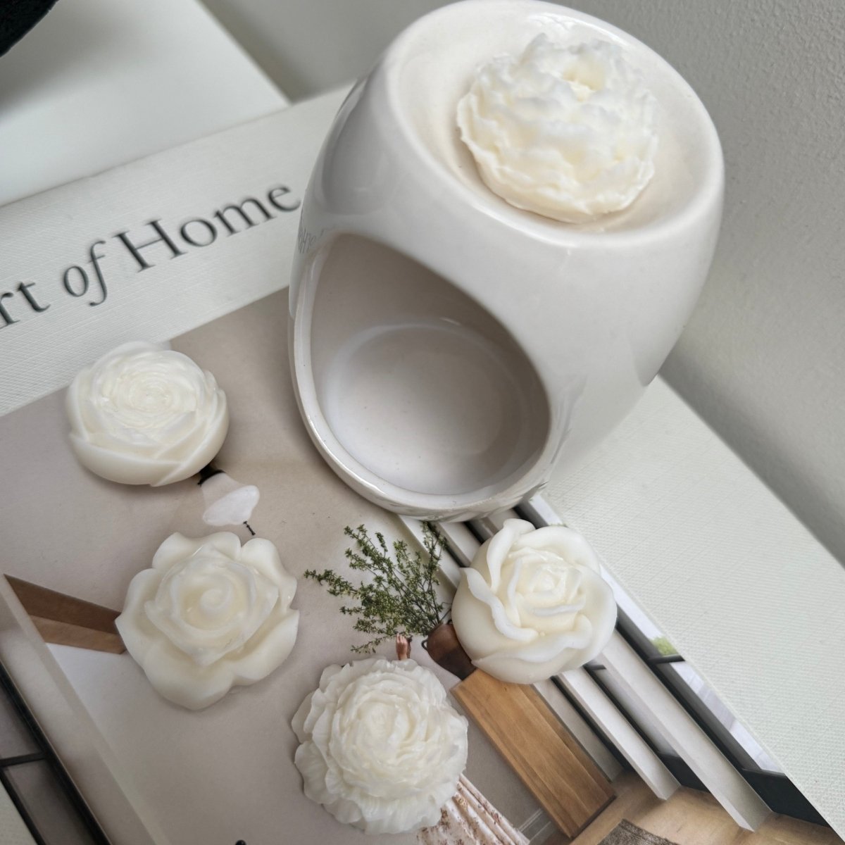 Wax melt burner gift set UK mini ceramic burner with flower soy wax melts - Designs by Inaya