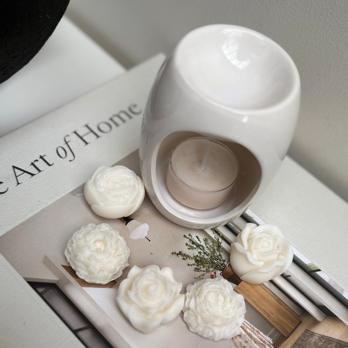 Wax melt burner gift set UK mini ceramic burner with flower soy wax melts - Designs by Inaya